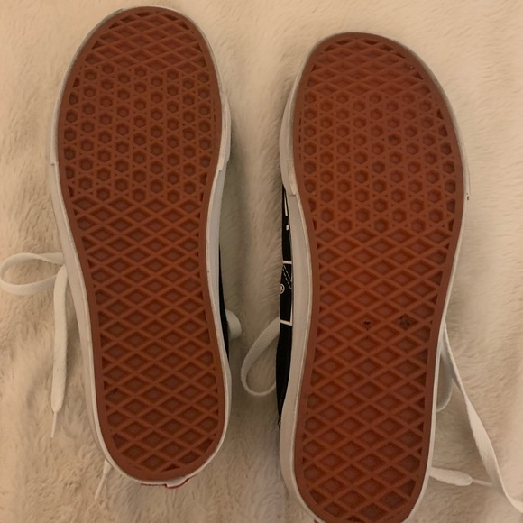 vans - Picture 2 of 5